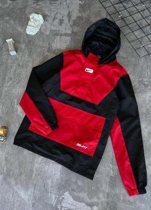 Легкий анорак nike red