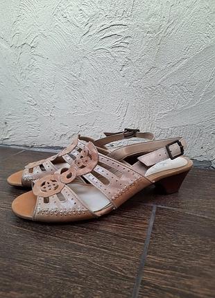 Босоножки clarks  eur 40