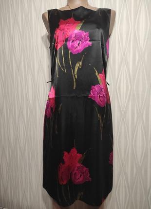 Красивое платье в цветах.