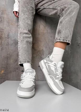 Стильні та зручні кросівки
☑ колір: сірий+білий, екошкіра/текстиль3 фото