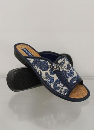 Женские домашние открытые текстильные тапочки на танкетке