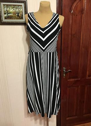 Вискозное платье в полоску plus-size