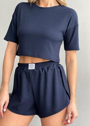 Костюм - пижама
размеры: 1 (42-44), 2 (46-48)
костюм двойка: шорты и футболка