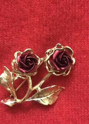 Очень красивая брошь винтаж