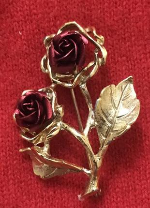 Очень красивая брошь винтаж