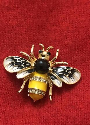 Брошь пчелка с эмалью и кристаллами винтаж1 фото