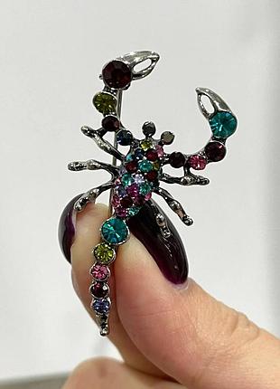 Яркая женская брошь "загадочный скорпион с разноцветными стразами в серебре" -...