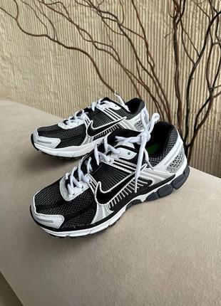 Классные кроссовки nike zoom vomero 5 black white чёрно-белые унисекс 36-45 р