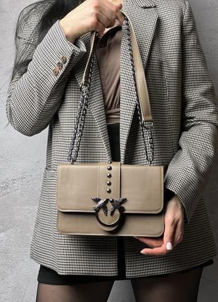 Сумка кожаная женская pinko коричневая женская сумочка на цепочке в подарочной упаковке8 фото