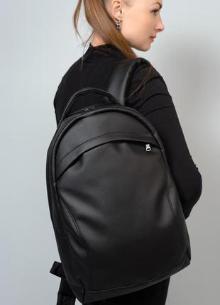 Жіночий чорний вмісткий рюкзак для спортзалу