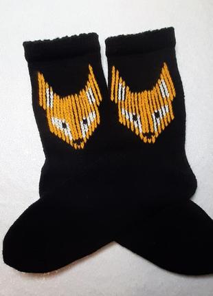 Жіночі в'язані шкарпетки ручної роботи з вишивкою лис2 фото