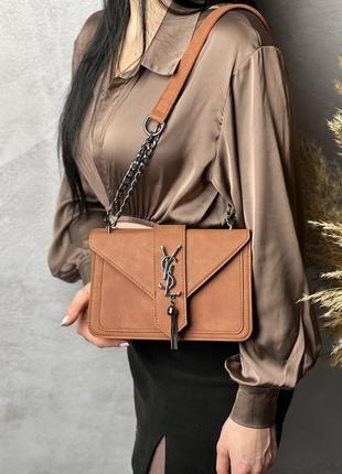 Женская кожаная сумка yves saint laurent коричневая сумочка на цепочке ysl в подарочной упаковке9 фото