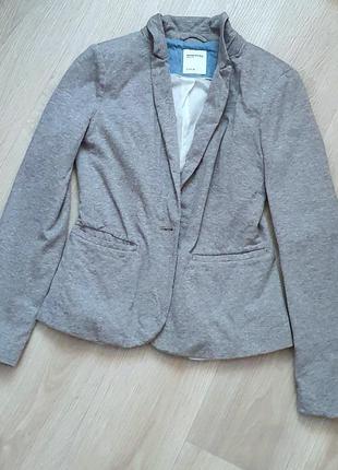 Коттоновый серый пиджак reserved