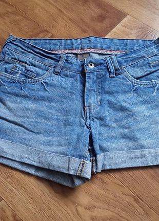 Шорти
