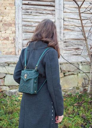 Маленька авторська сумочка-рюкзак шкіряна бежево-зелена з орнаментом бохо9 фото