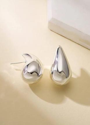 Великі дуті сережки краплі легкі дзеркальні колір срібло2 фото