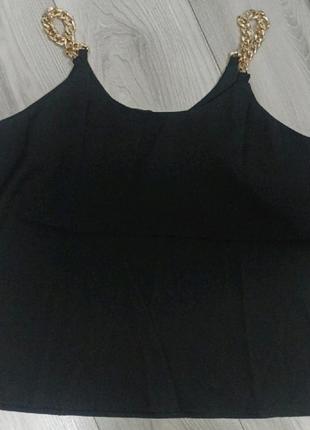 Черная майка-, блузку с золотистой цепочкой и ремешками4 фото