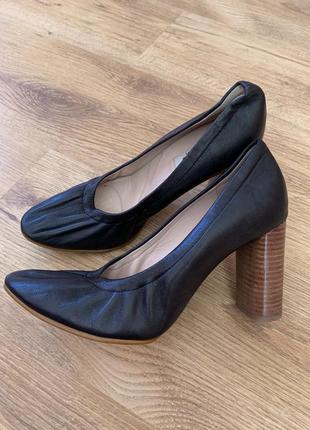Туфлі на підборах шкіра від clarks
