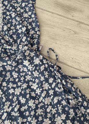 Сукня в квітковий принт на запах h&m6 фото