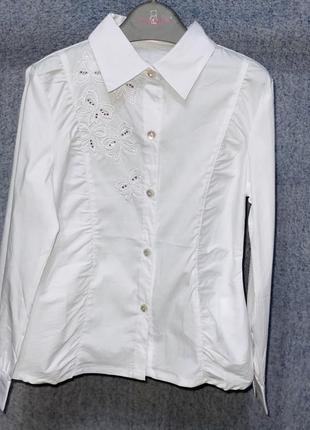 Белая блуза в школу