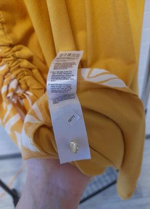 Летняя желтая блуза с растительным принтом6 фото