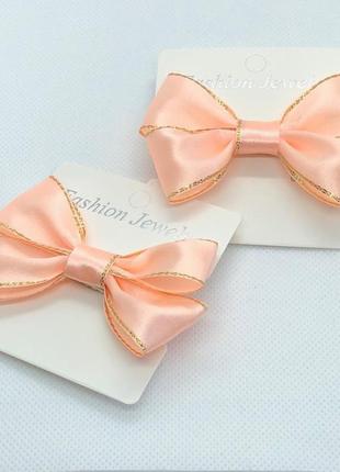 Бантики для дівчинки бант на заколці бант персиковий з золотою полоскою