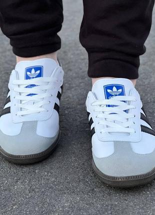 Мужские кроссовки белые с серым в стиле adidas3 фото