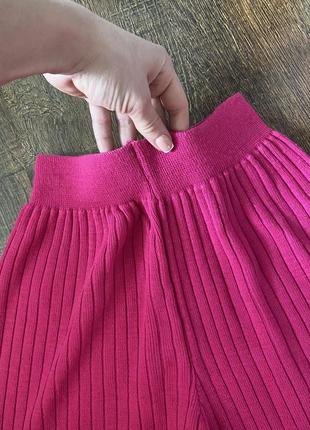 Розовые брюки в рубчик вязаные брюки палаццо клешни трикотажные брюки брюки zara вязаные брюки фуксия расклешенные брюки2 фото
