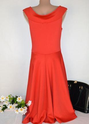 Красное нарядное миди платье с открытыми спущенными плечами boohoo великобритания этикетка3 фото