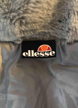 Шикарная и модная куртка фирмы ellesse , очень стильный дизайн ,тренд этого года ,качественная и приятная ткань на ощупь7 фото