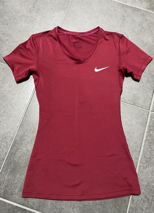 Футболка nike жіноча xs