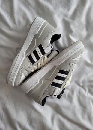 Adidas forum low