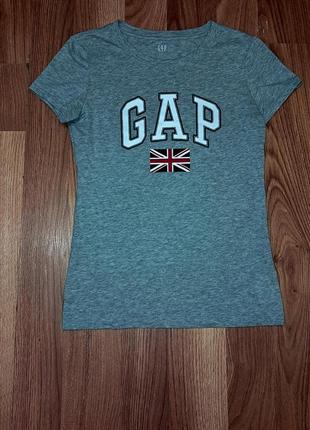 Серая футболка gap с большим лого