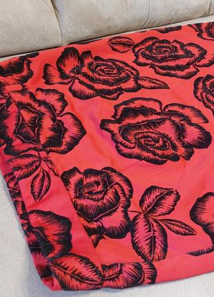 Красная юбка с бархатистыми цветами2 фото