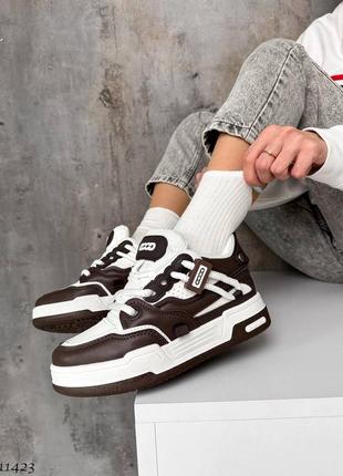 Стильные и удобные кроссовки