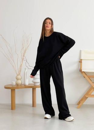 Трикотажный спорт костюм с широкими штанами