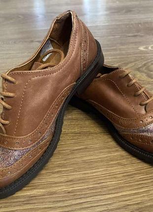 Туфлі kickers