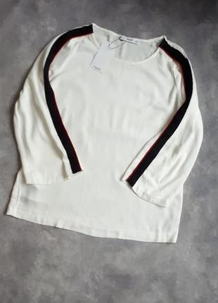 Блуза с контрастной отделкой свободного кроя2 фото