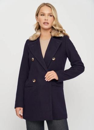 Пальто. жіноче пальто. пальто для жінок. двубортне пальто.