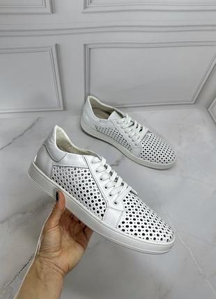 Женские кеды в перфорацию белого цвета кожаные в наличии 42р 43р на заказ 36-44р