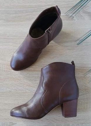 Кожаные итальянские 🇮🇹 ботинки на маленьких каблуках san marina 36-37 размер