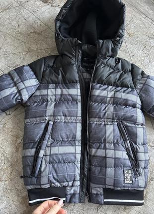 Новая куртка зима, весна 135-140 см легкая тепла 7-9 лет