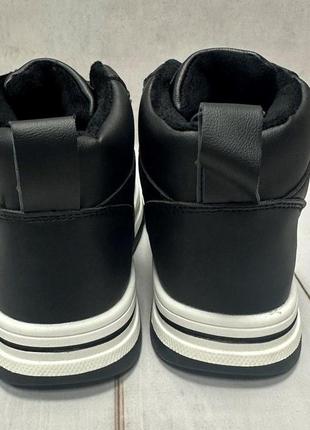 Детские демисезонные ботинки bessky на флисе черные р32-376 фото