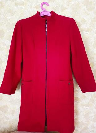 Елегантне  жіноче пальто