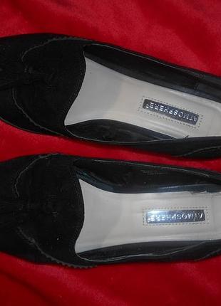 Зручні лофери з экозамши з помпонами, atmosphere