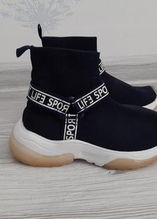 Кроссовки zara