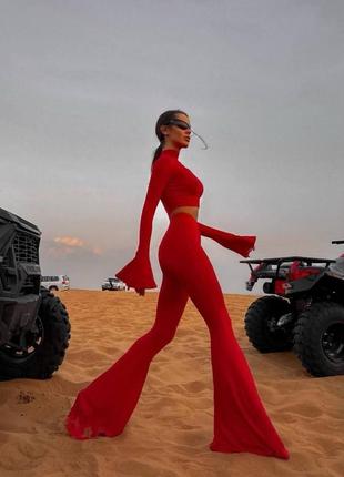 Трендовый женский костюм