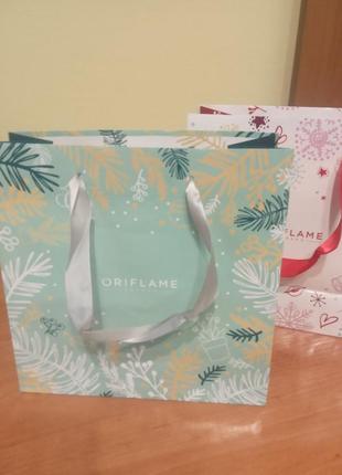 Подарочный пакет oriflame бумажный пакетик упаковка для подарков зима женский мужской орифлейм4 фото