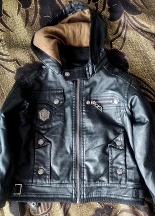 Стильна шкіряна курточка