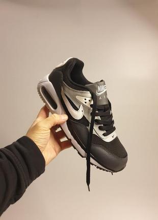 >>> nike air max correlate
•black grey•